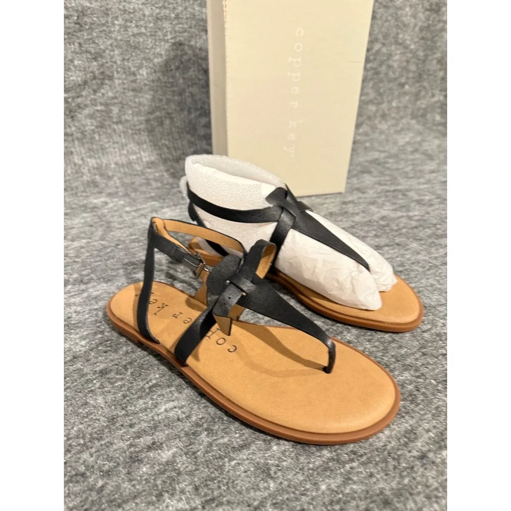 Copper Key Sahara Black T-Strap Flat Sandals Ankle Strap Womens 10M NEW